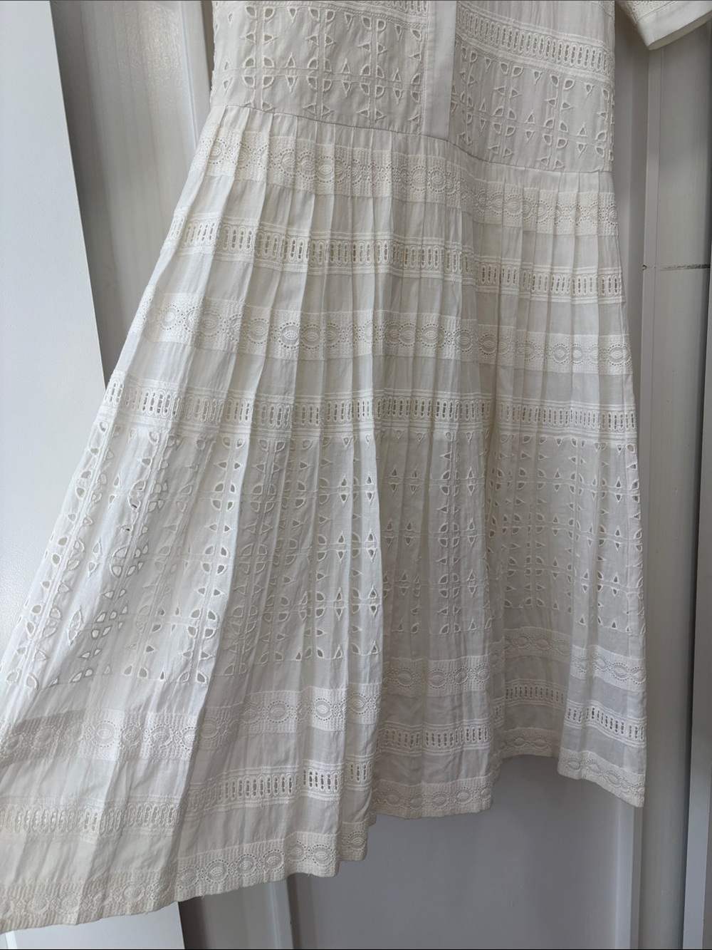 Collared Short Sleeve Pleated White Eyelet Shirt Dress Size Medium - Picture 5 of 13